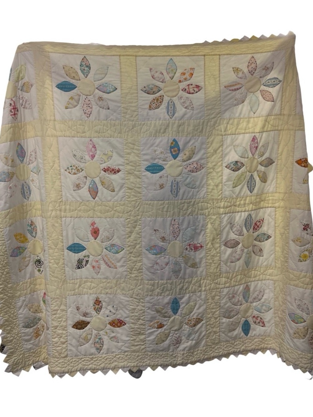 Handmade Floral Patchwork Quilt in Soft Yellow and White